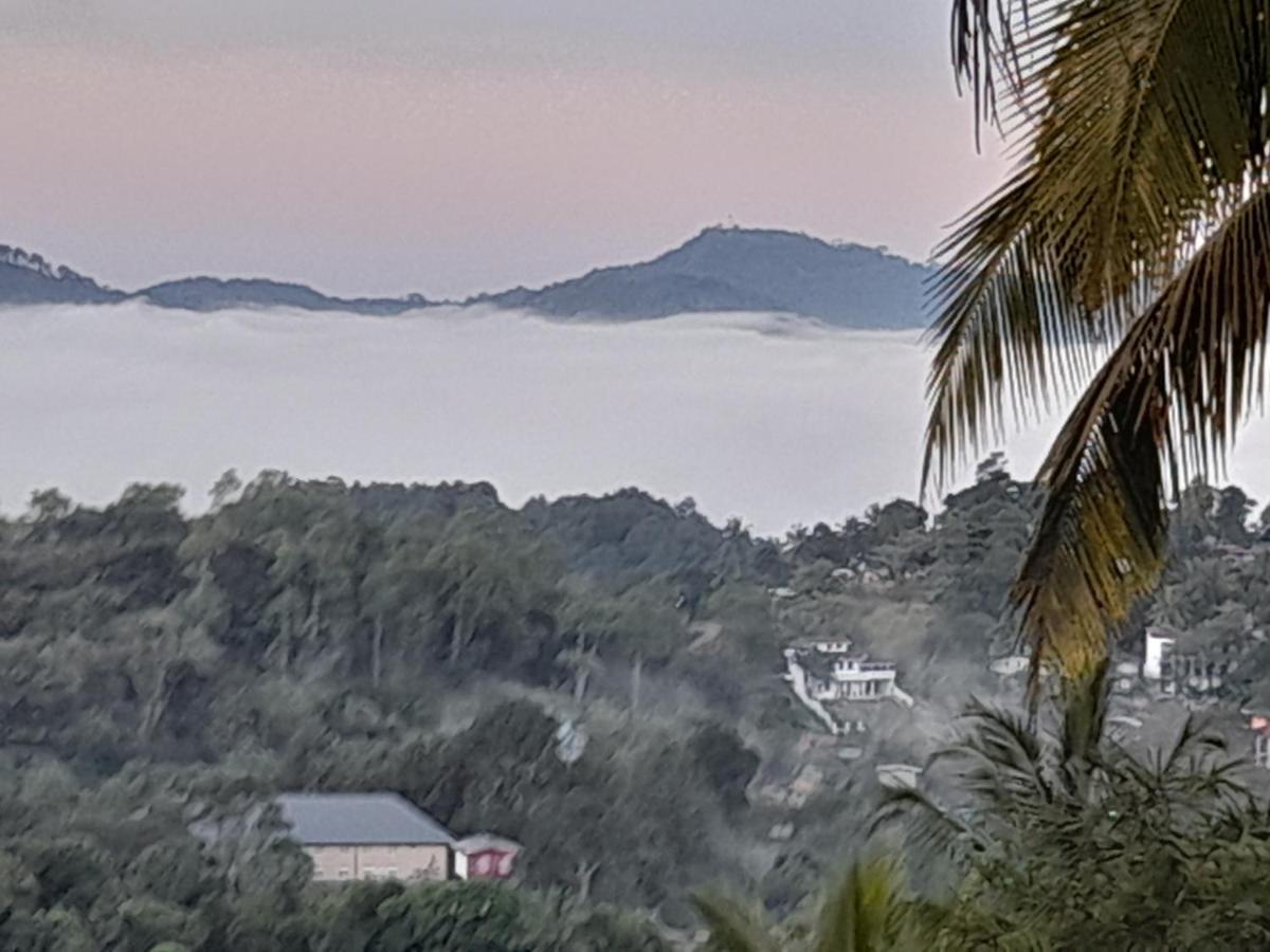 Sunset Hills Διαμέρισμα Κάντι Εξωτερικό φωτογραφία